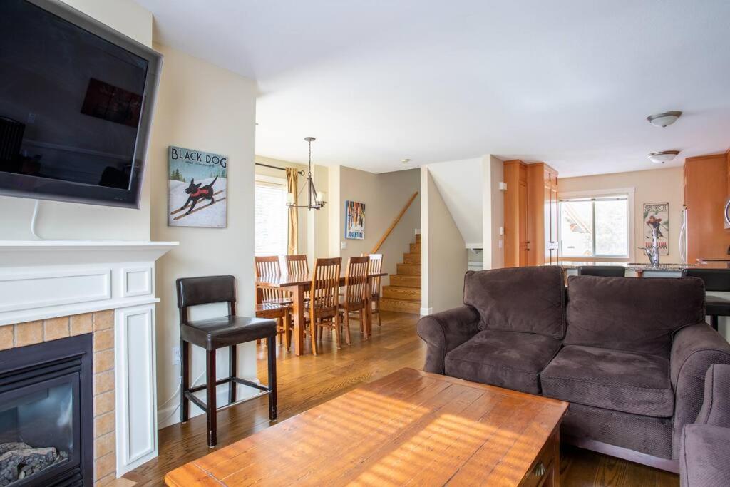 Aurora Townhomes By Stayin Panorama Extérieur photo